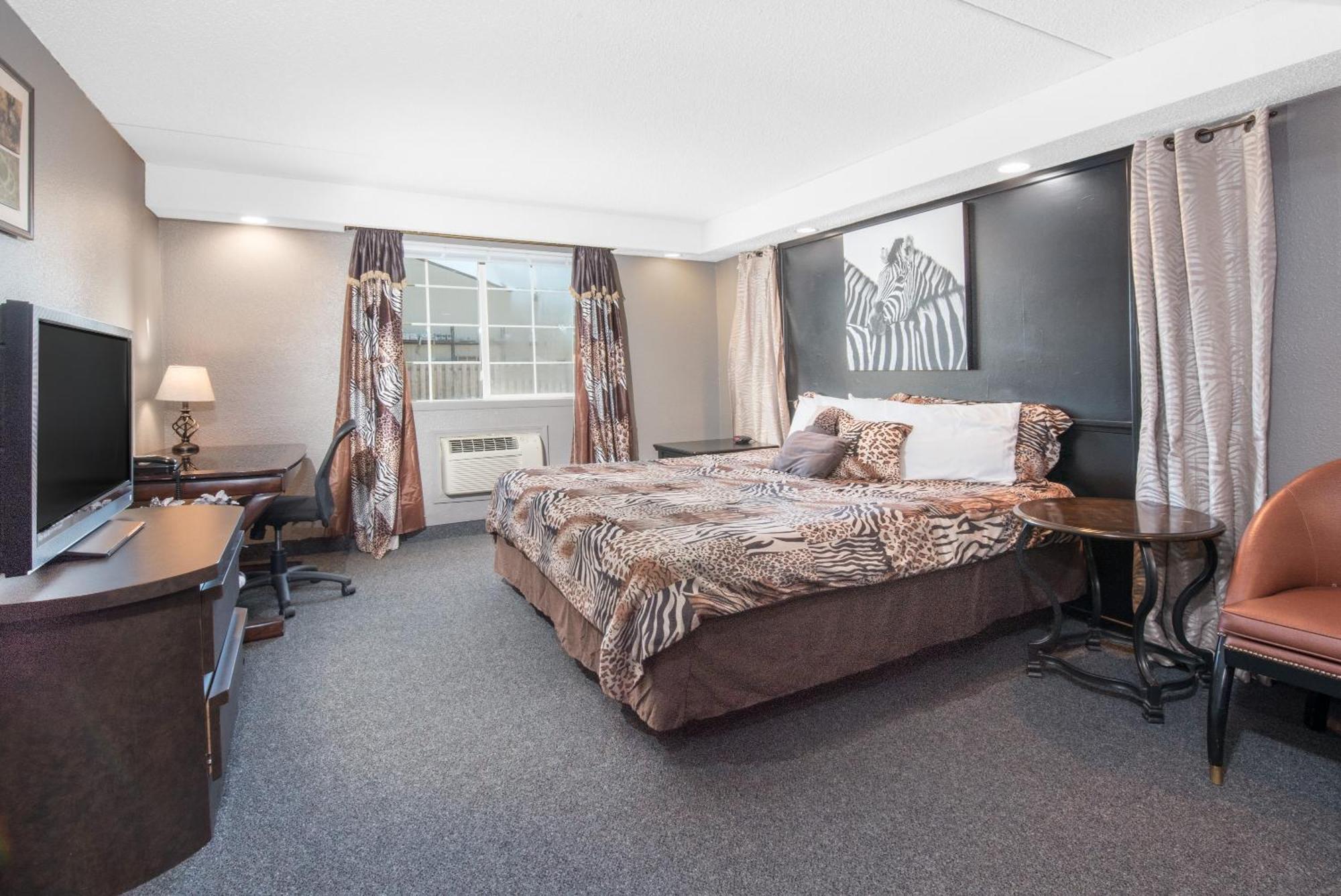 Knights Inn And Suites - Grand Forks Bagian luar foto