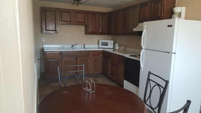Knights Inn And Suites - Grand Forks Bagian luar foto